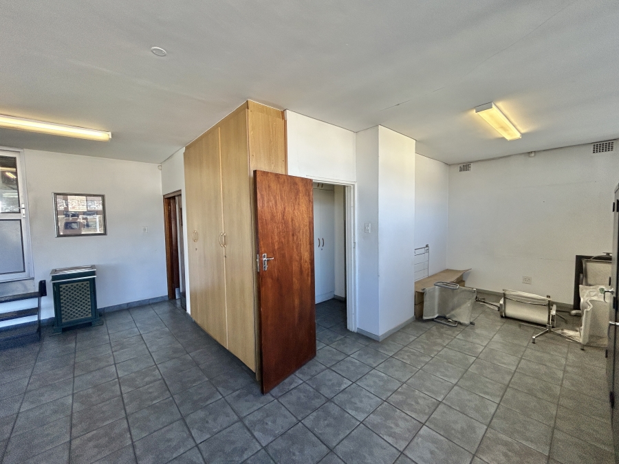 To Let Commercial Property for Rent in Paarden Eiland Western Cape